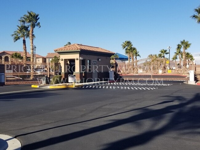 Building Photo - 2 Bedroom ~ Dual Primary Bedroom(s)~ Beaut...