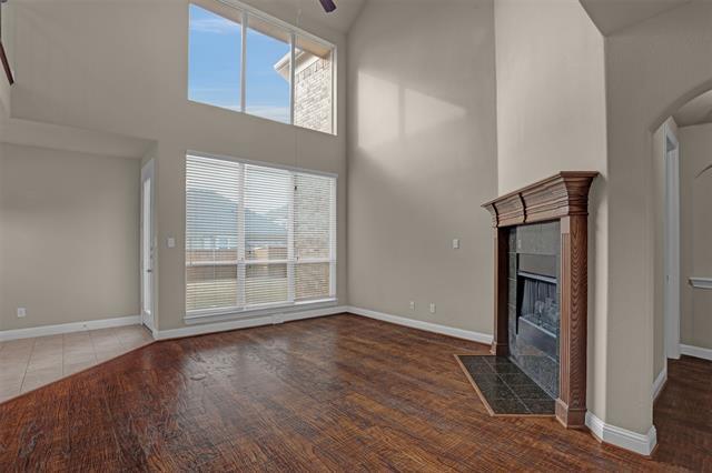 Building Photo - 1702 Tulare Dr