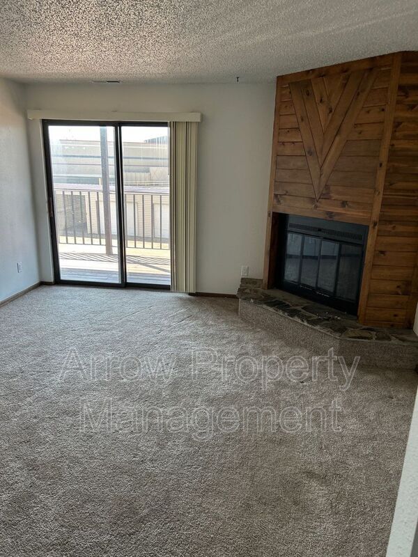 Primary Photo - 203 E Arbor Ave