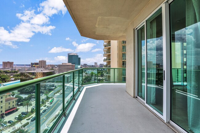 Building Photo - 1431 Riverplace Blvd