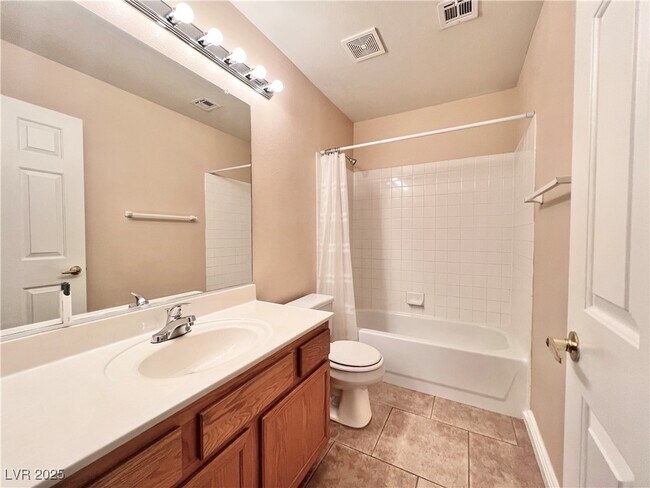 Building Photo - 258 Whitewater Village Ct