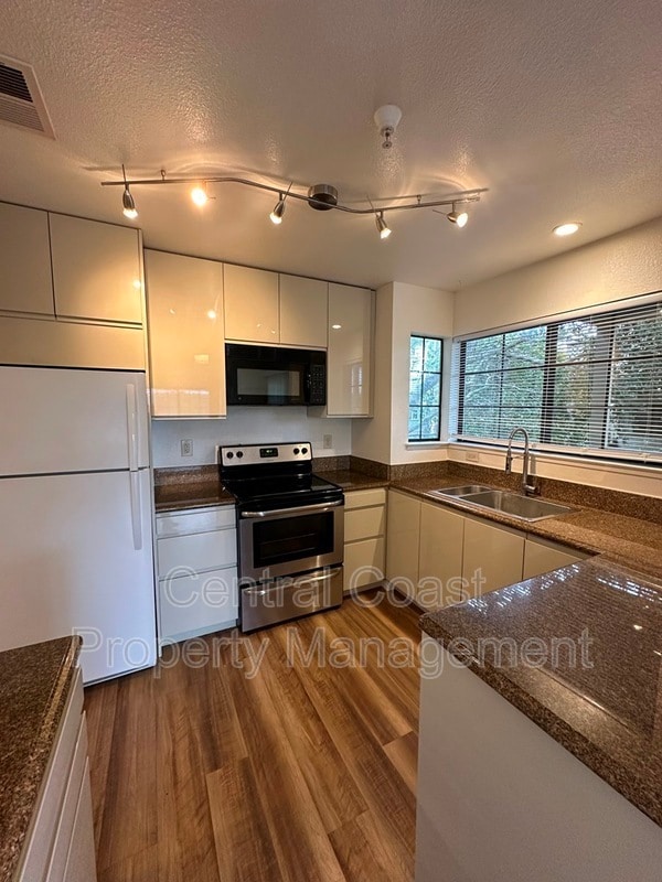 Building Photo - 311 Quail Run Ct