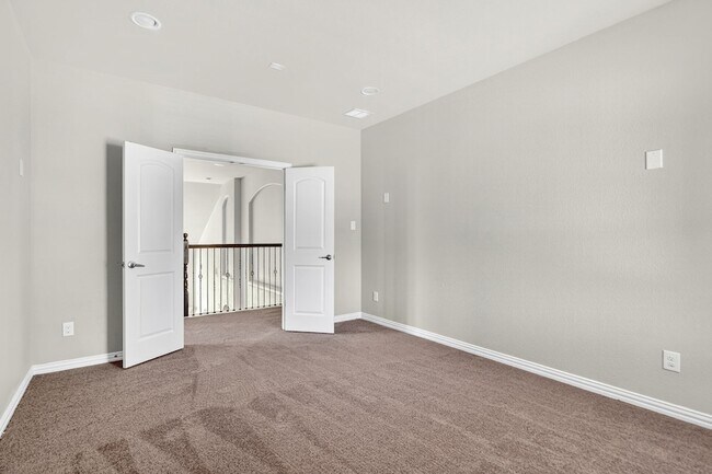 Building Photo - 1012 Summer Ln