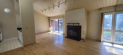 Building Photo - Two-Bedroom Condo| Parking + WiFi Included!