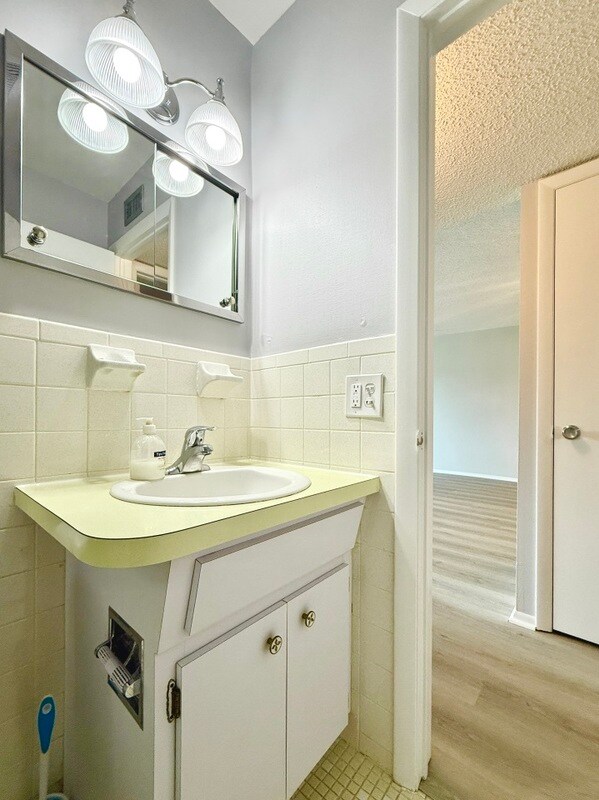 Building Photo - 2455 Finlandia Ln