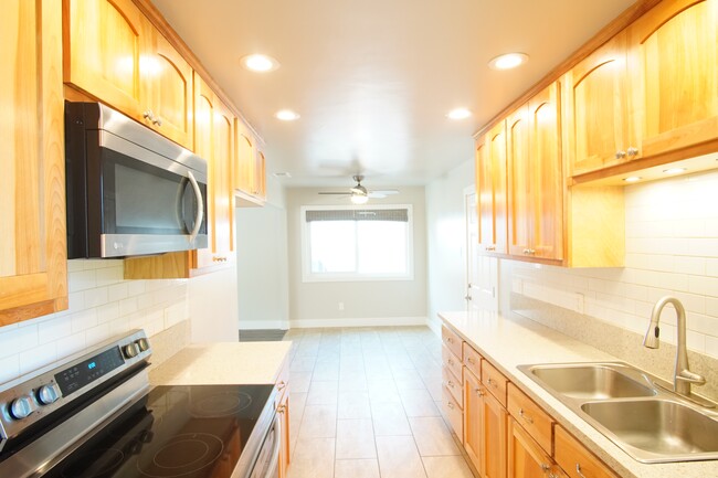Building Photo - 1650 Archer Dr