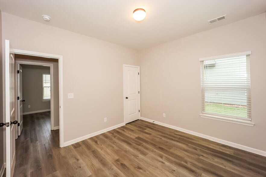 Building Photo - 10872 Big Sky Dr