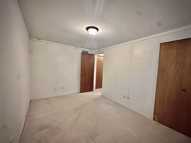 Building Photo - 21669 Tulipwood St