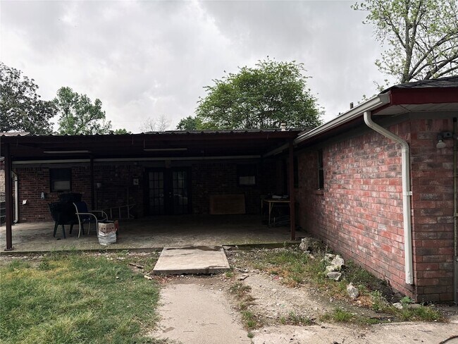 Building Photo - 415 Zinn Dr