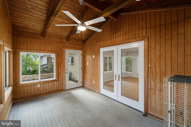 Building Photo - 210 Lastner Ln