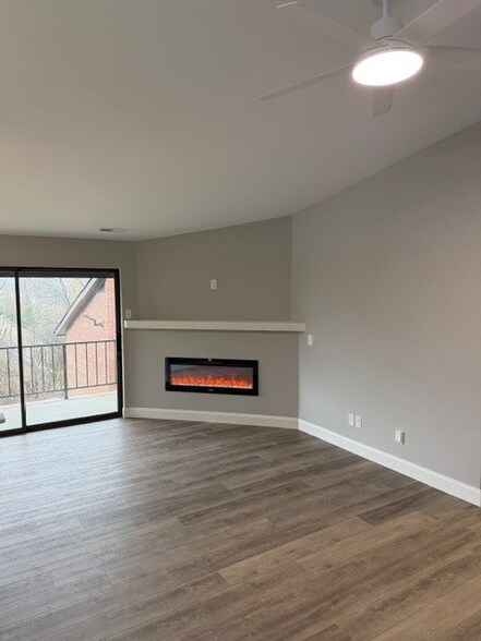 Building Photo - 6801 Cheviot Rd