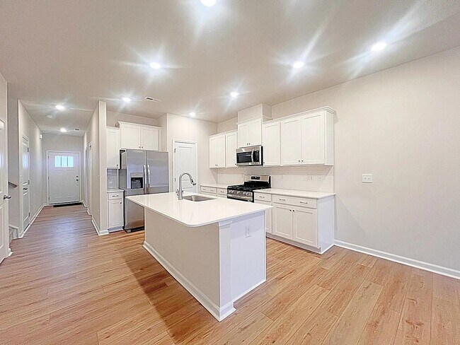 Building Photo - 5 Vine House Dr