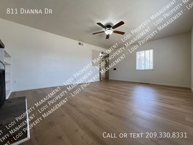 Building Photo - 811 Dianna Dr
