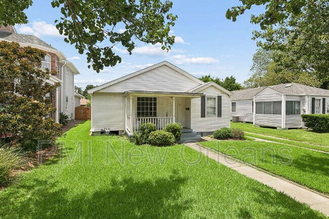 Building Photo - 12 Oaklawn Dr