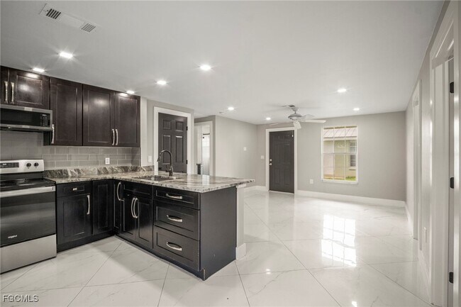 Building Photo - 5443 Sago Ave