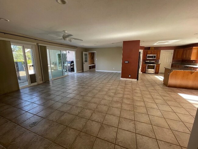 Building Photo - 28450 Faircrest Way