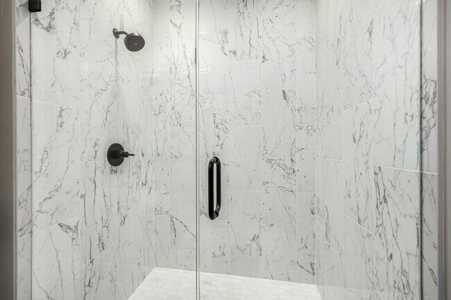 Building Photo - 3821 E Devonshire Ave