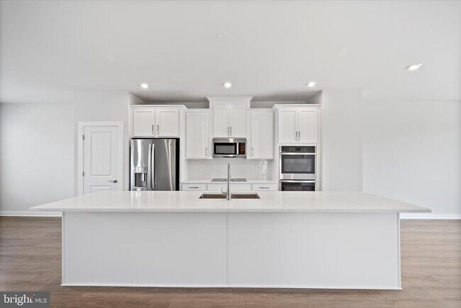 Building Photo - 1051 Venifena Terrace SE