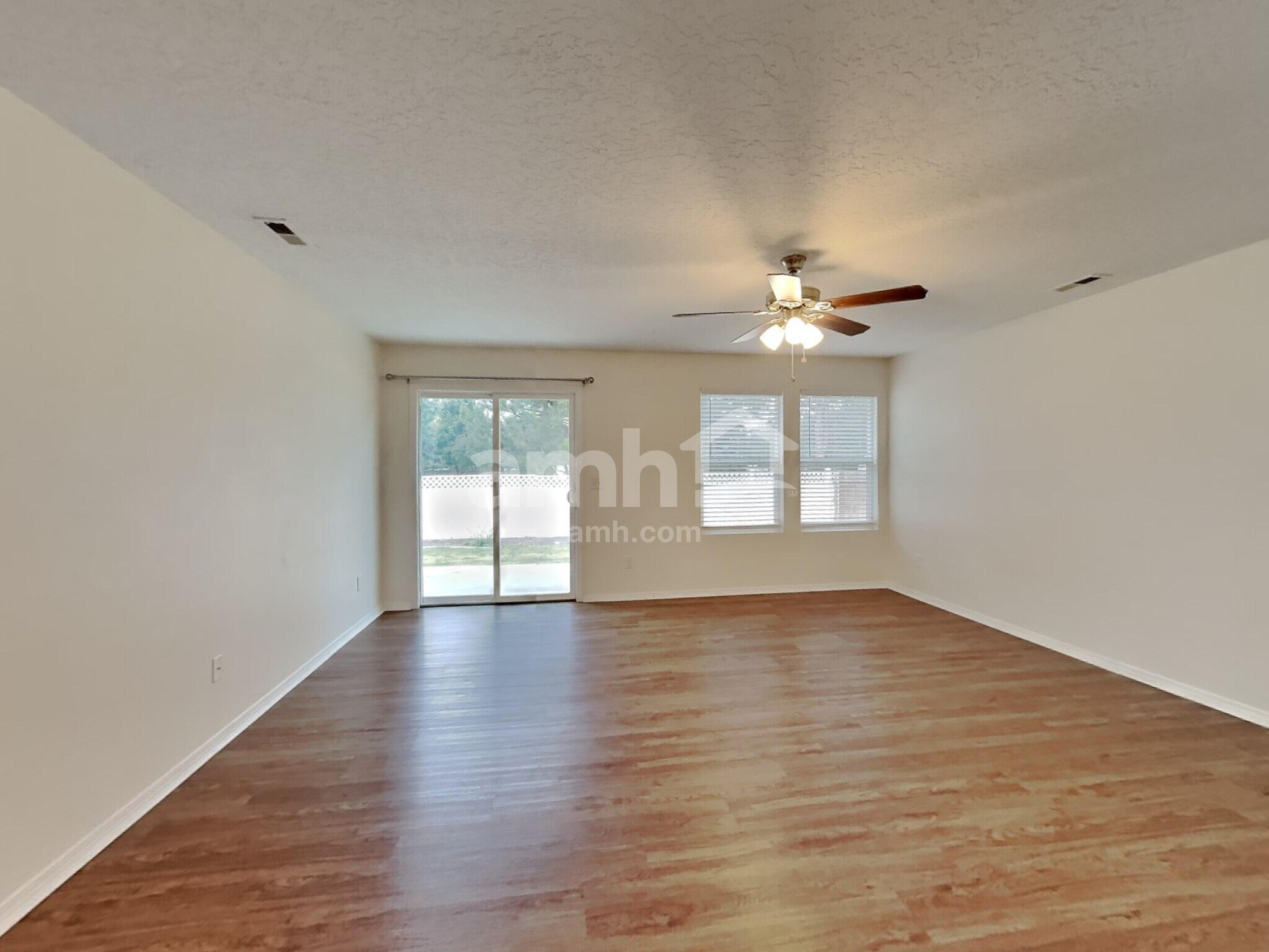 Building Photo - 2612 N Kristy Ave