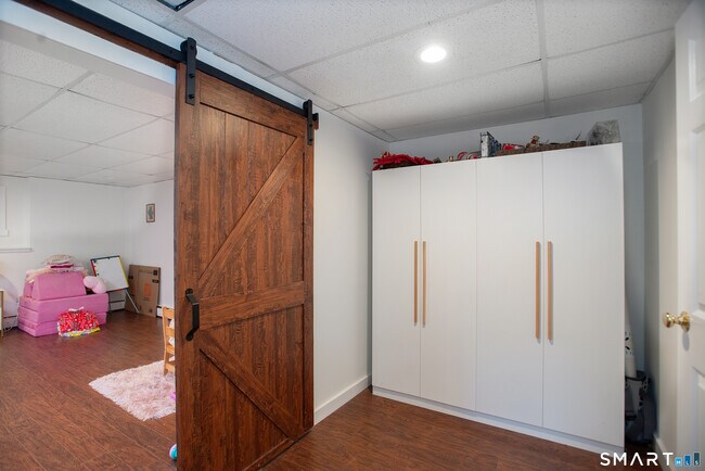 Building Photo - 128 Knollwood Dr