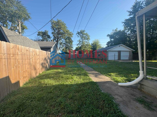 Building Photo - Two Bedroom House | Ready to Rent