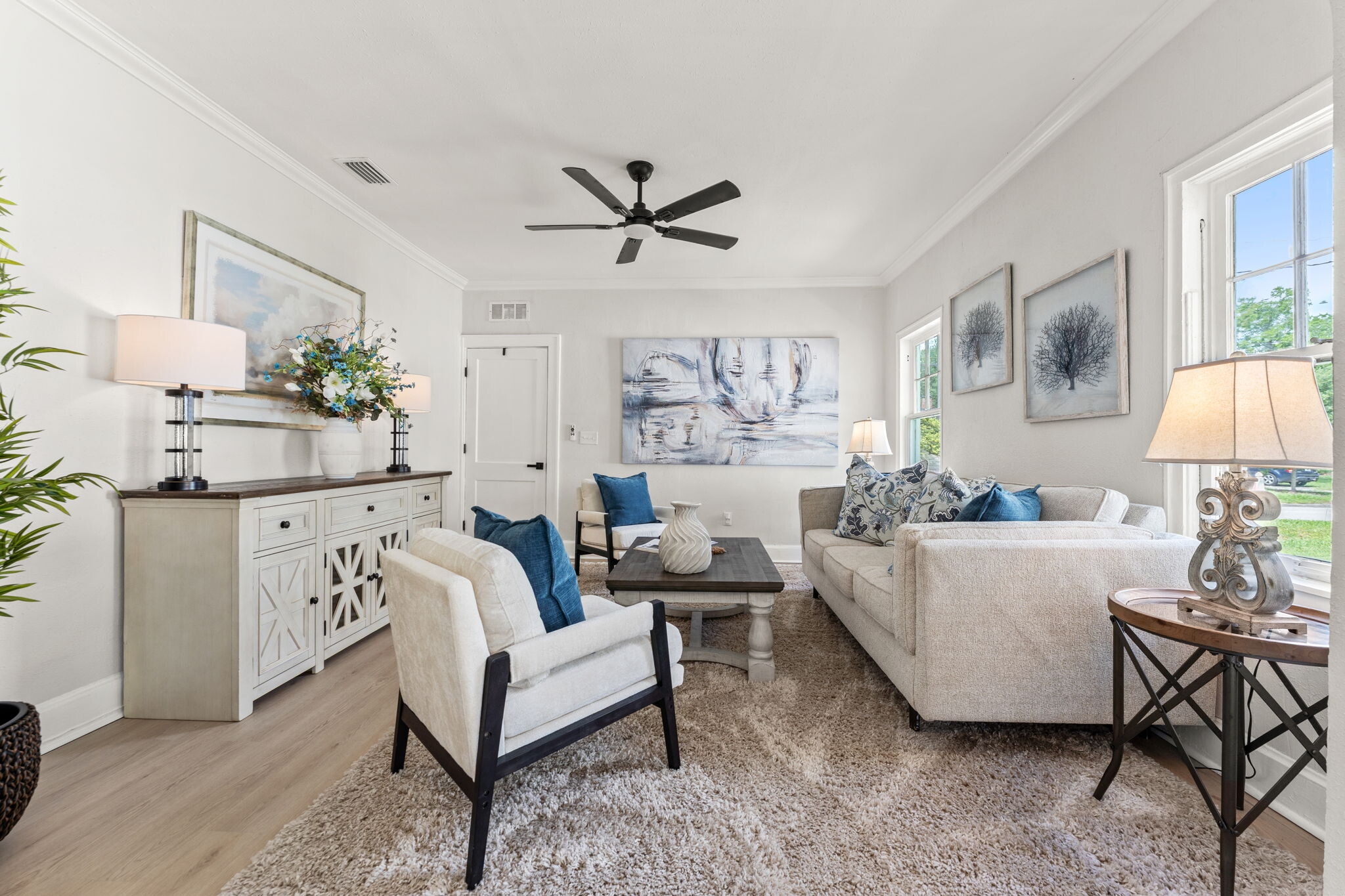 Living Room - 593 Talbot Ave