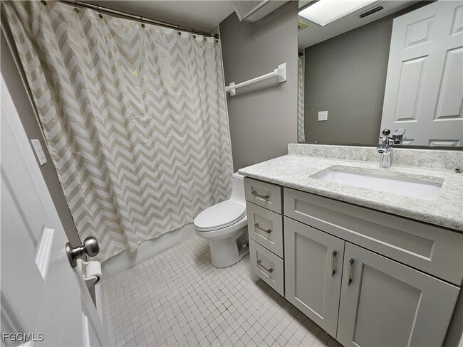Building Photo - 7125 Lakeridge Ct