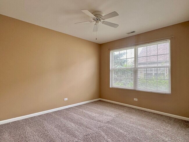 Building Photo - 2905 Stonewater Dr