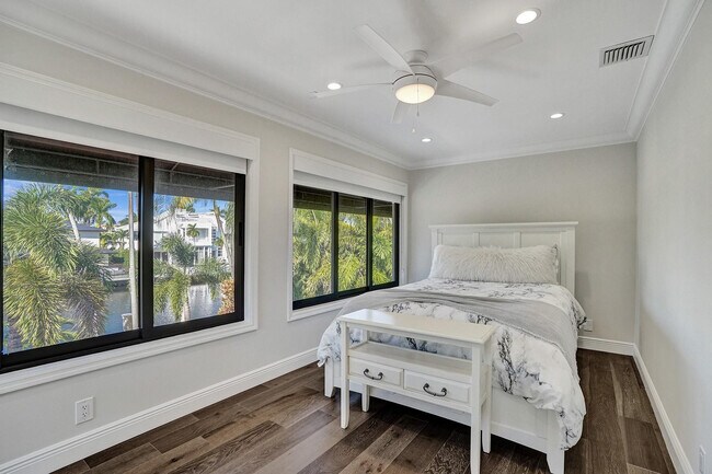 Building Photo - 73 Nurmi Dr