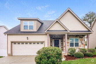Building Photo - 3016 Watsonia Dr