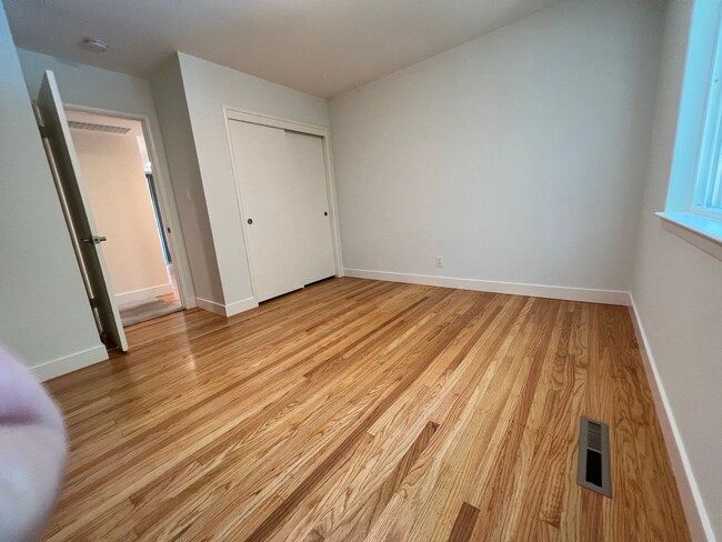 Building Photo - Renovated Sunnyvale House with Swimming Po...