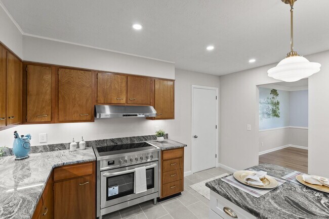 Building Photo - 521 Bryanwood Pkwy