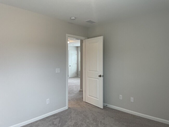 Building Photo - 2903 Siebold Dr