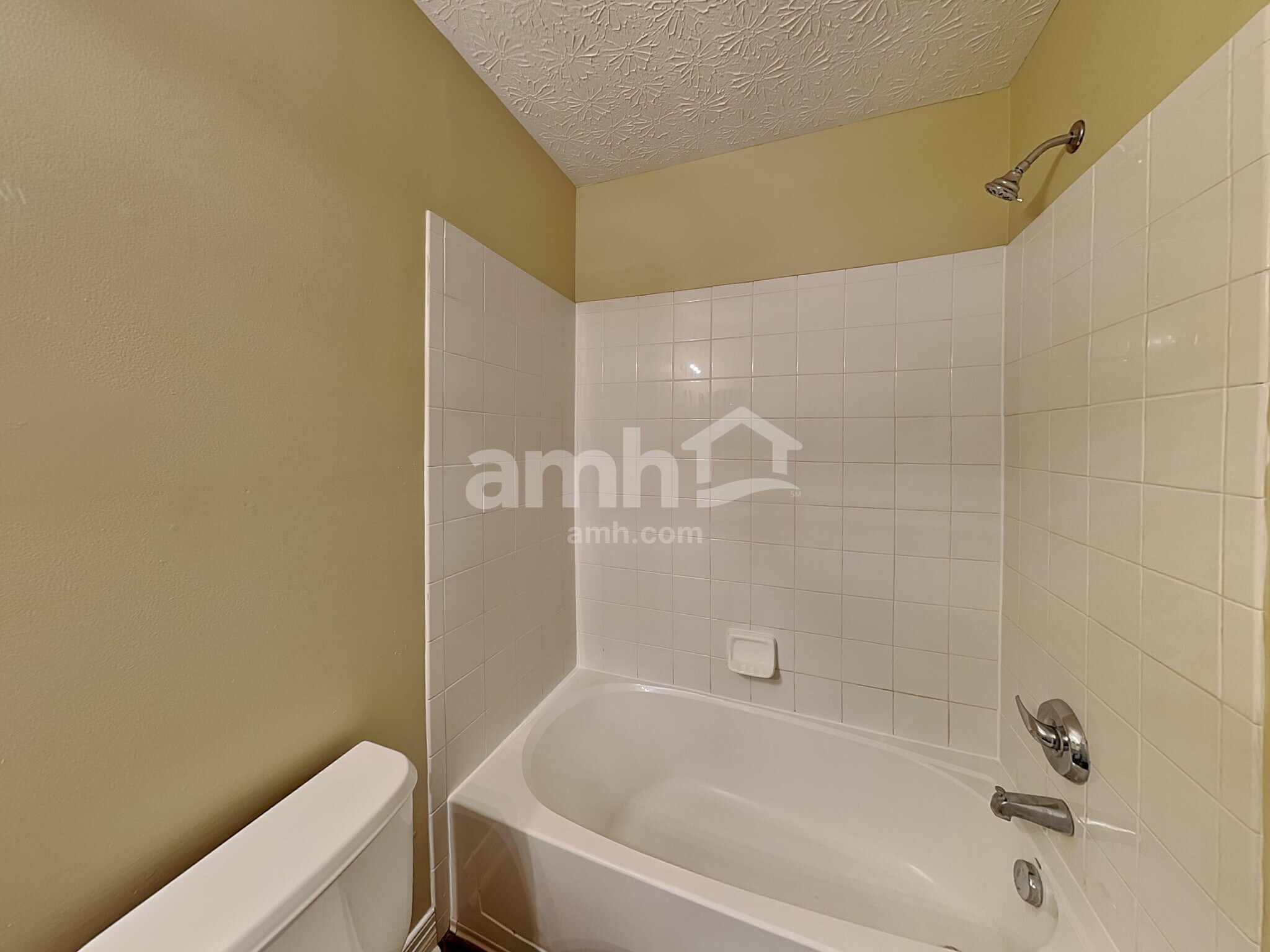 Building Photo - 82 Richard Ave