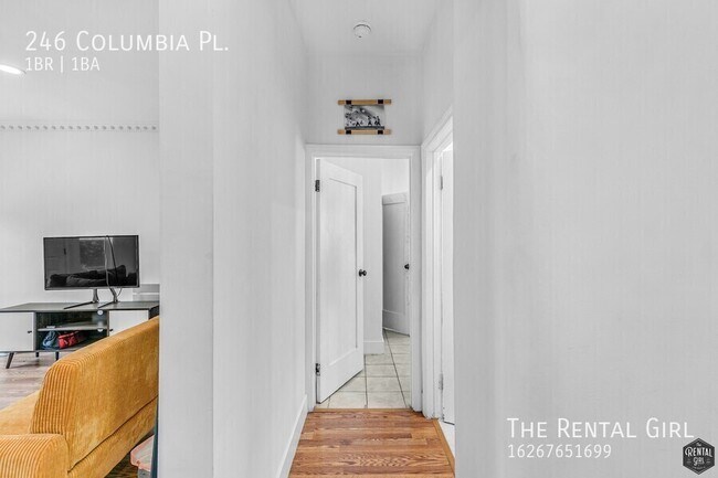Building Photo - 246 Columbia Pl