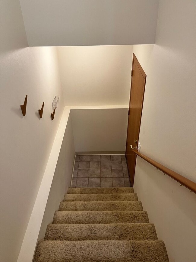 Building Photo - View Home in Poulsbo