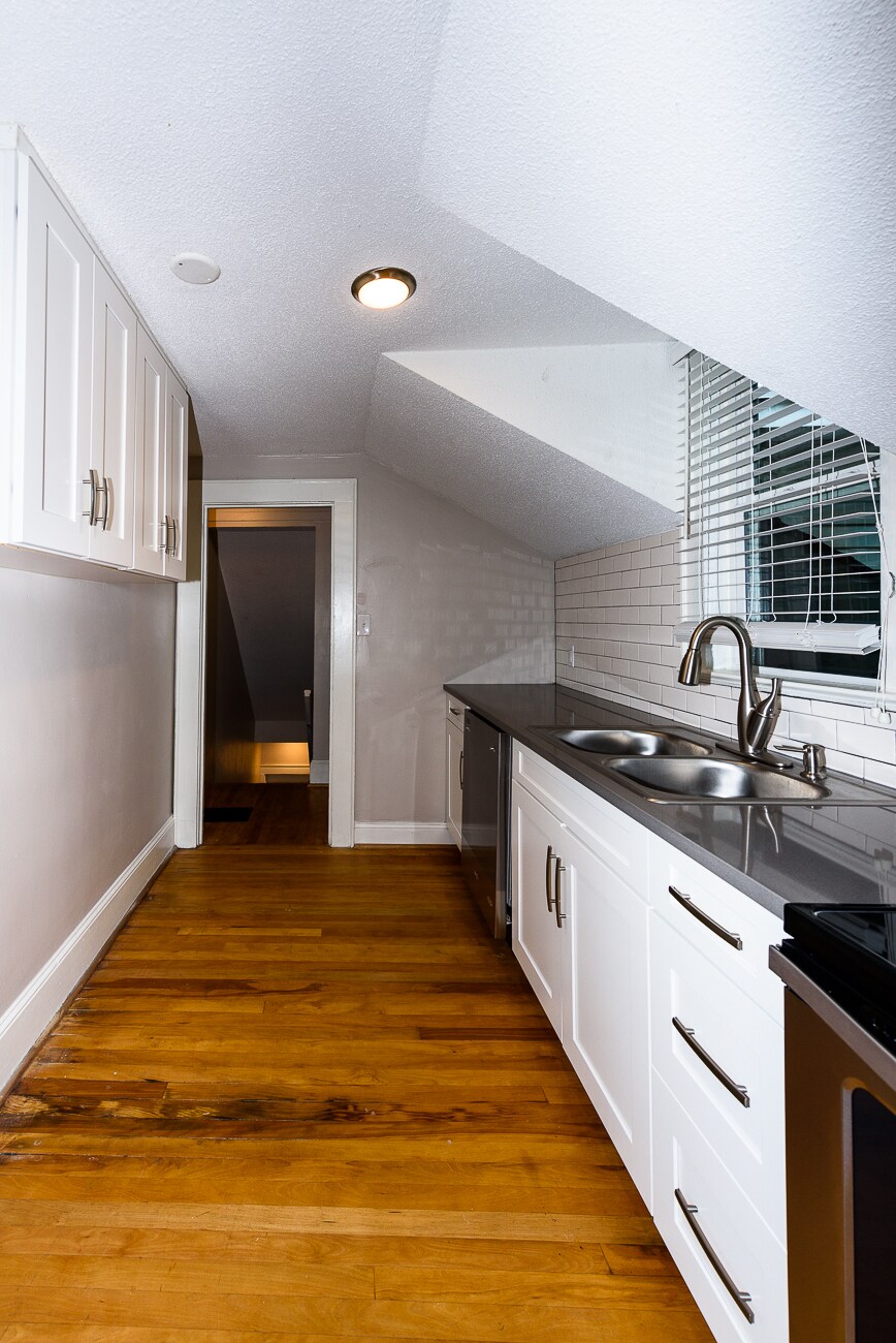 KITCHEN - 715 Watson Ave.
