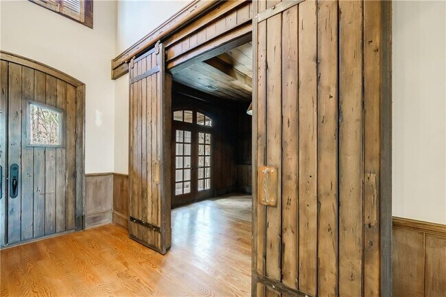 Building Photo - 521 Brendlynn Ct