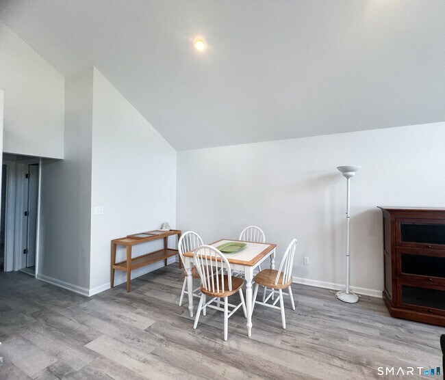 Building Photo - 1088 E Broadway