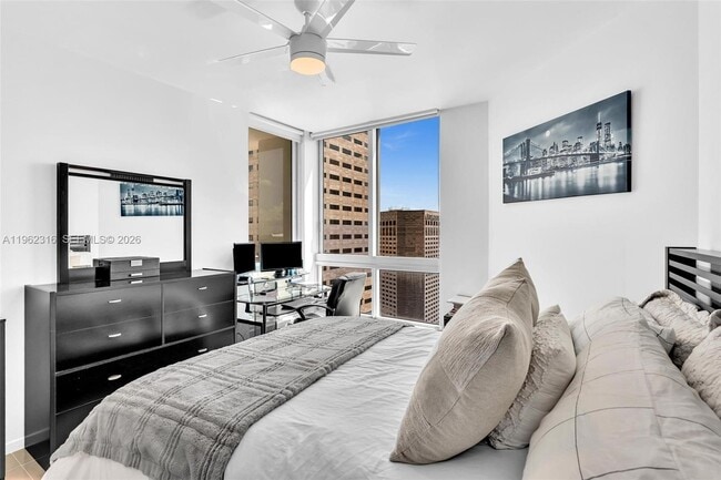 Building Photo - 300 S Biscayne Blvd