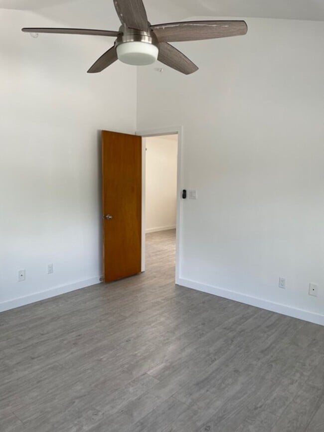 Building Photo - 673 Lawelawe St