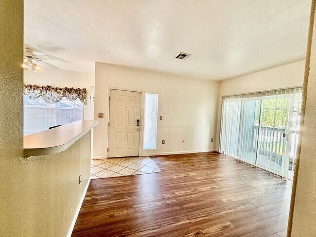 Building Photo - 8416 Pebble Creek Way