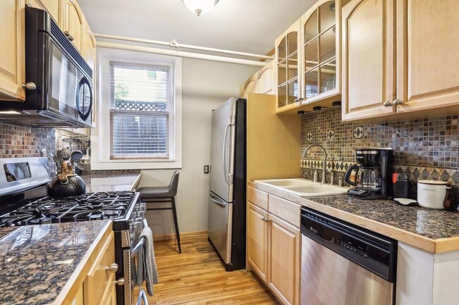 Building Photo - 3006 W 44th St