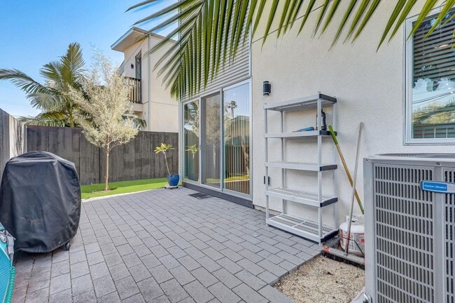 Building Photo - Available Modern Long Term Unfurnished home in Imperial Beach!