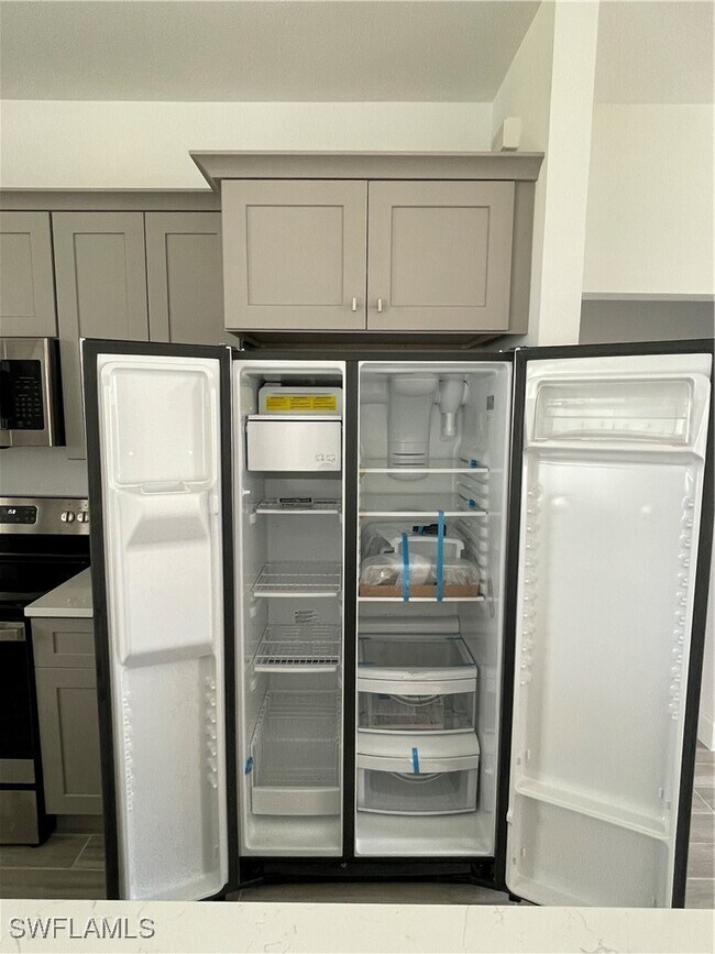 Building Photo - 1316 NE 1st Pl