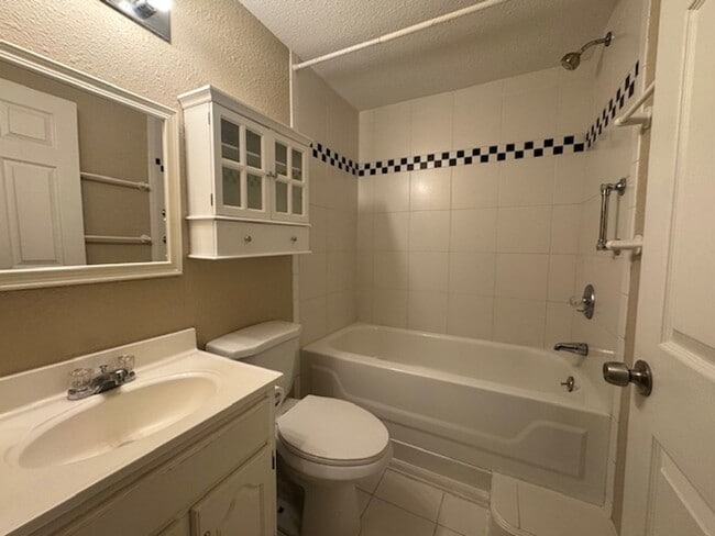 Building Photo - 3540 Cranswood Way