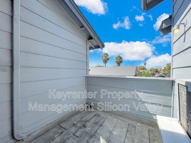 Building Photo - 547 Groth Pl