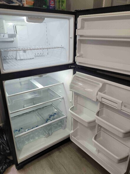 Building Photo - 320 Lockwood Ave