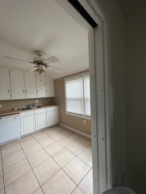 Building Photo - 227 Beeler Dr
