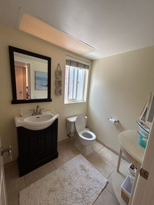 Building Photo - New! Fully Furnished Costa Mesa Condo Near Back Bay!